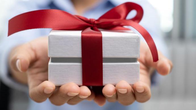 A gift that is carefully guarded: Seinxon - a thoughtful choice between couple